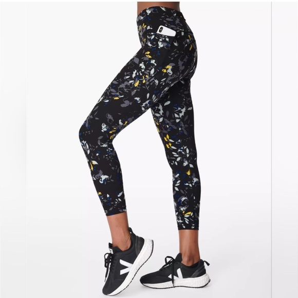 Sweaty Betty Pants - Sweaty Betty Power Pocket Workout 7/8 Leggings Blue Floral Flow Print Size S